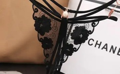 男生扒女生内衣